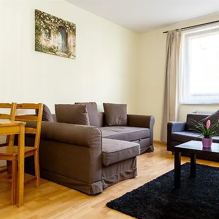 Locust Tree Hotel 3*